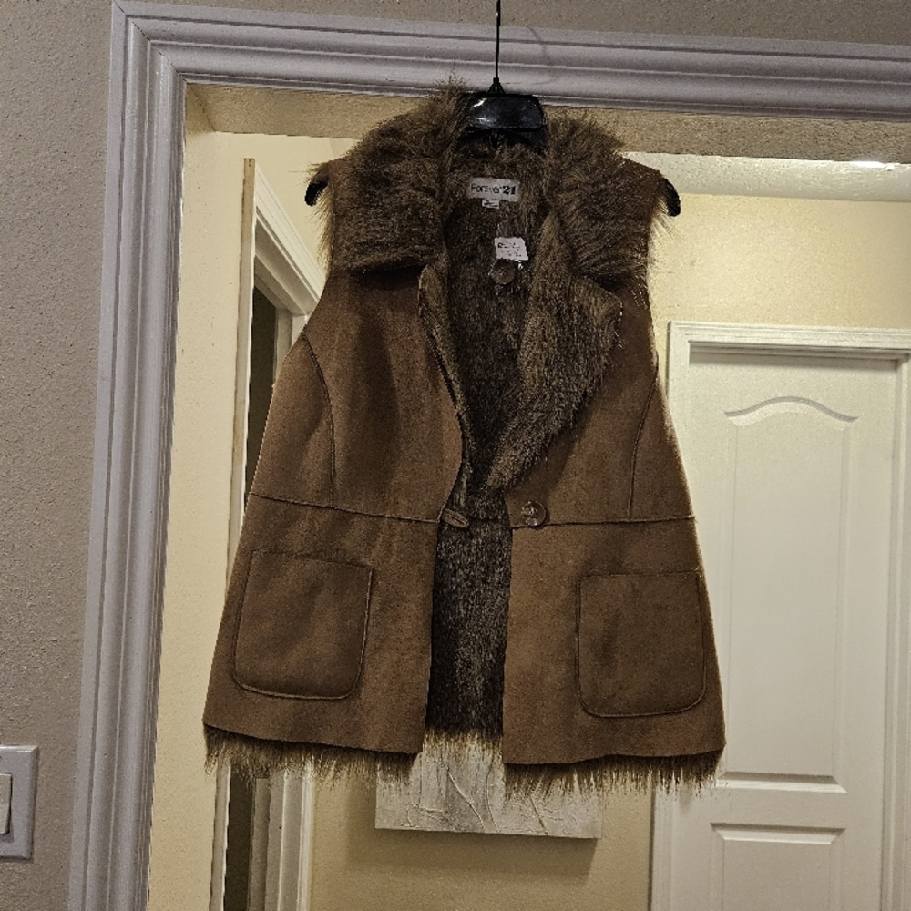 Forever 21 Brown Faux Fur Vest (NWOT)